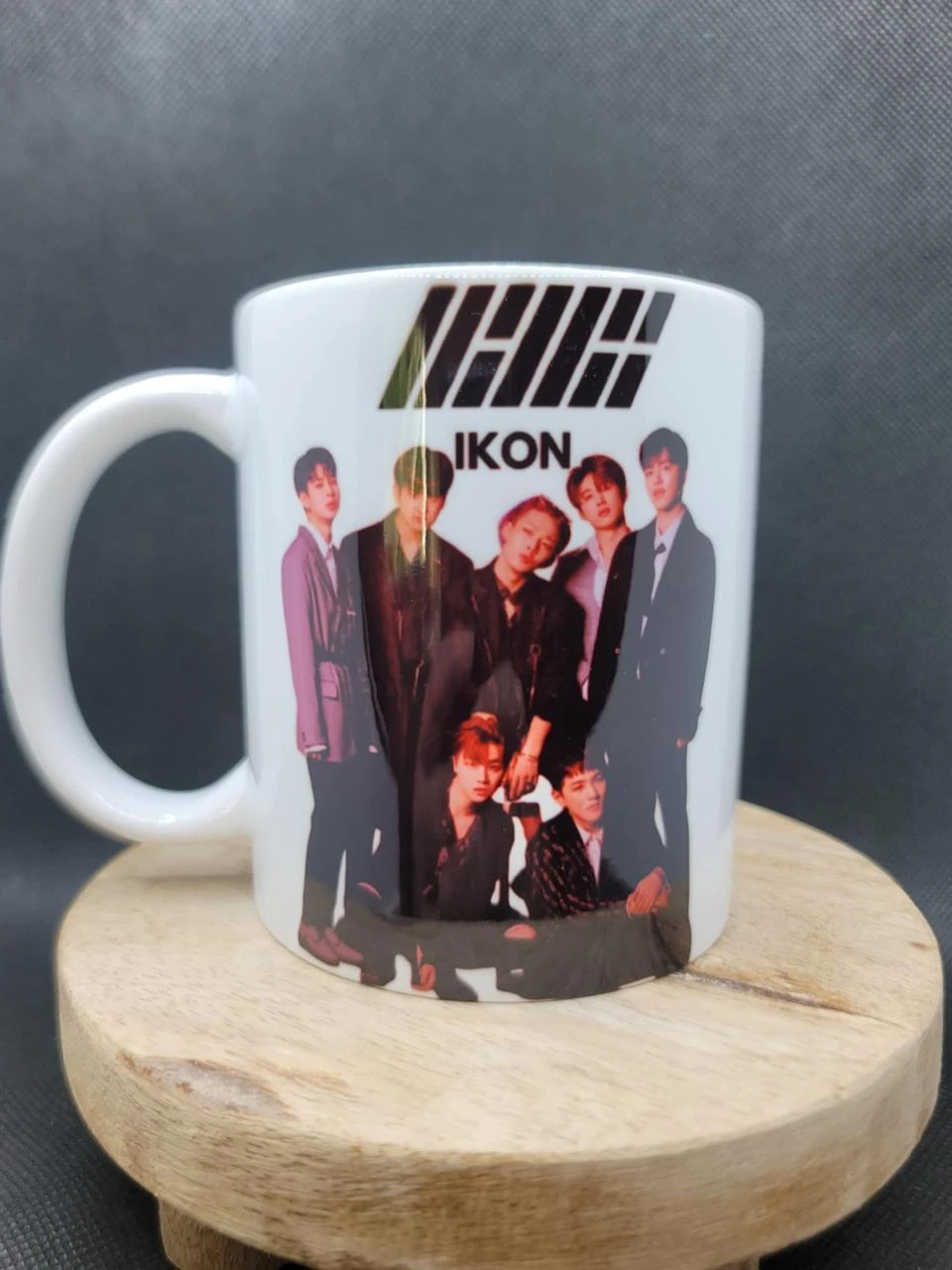 ☕ Mug en Céramique – iKON 🎤❤️